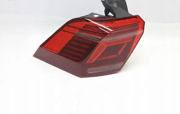 Volkswagen Tiguan Rear/tail lights 5NA945207K