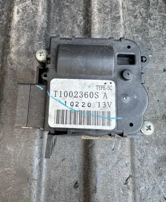 Infiniti M30 Air quality sensor T1002360SA 10220 10210