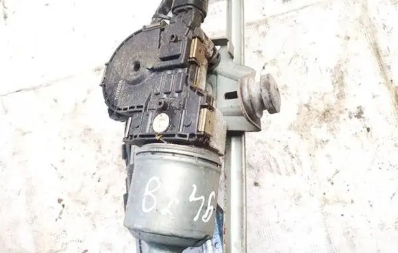 Toyota Avensis T270 Wiper motor 0390241964 85110-05080-a