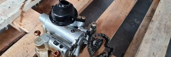 Audi A4 S4 B9 8W Oil pump 06H115105FL