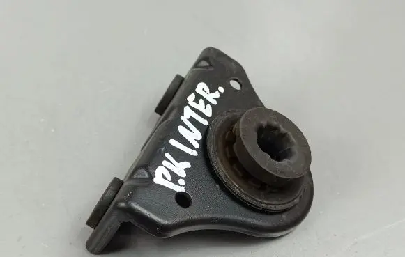 Radiator mount bracket