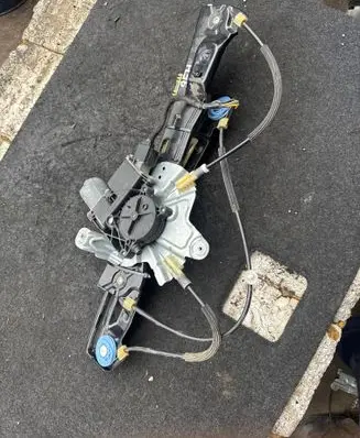 Opel Insignia A Front door window regulator with motor 966431103 965872102
