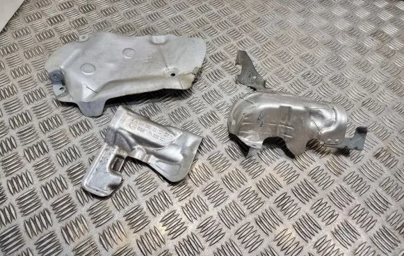 Mercedes-Benz E W212 Heat shield in engine bay A6511500775 A6510960868 A6511501675