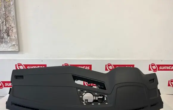 Volkswagen Touareg III Dashboard 761858296 L0280061