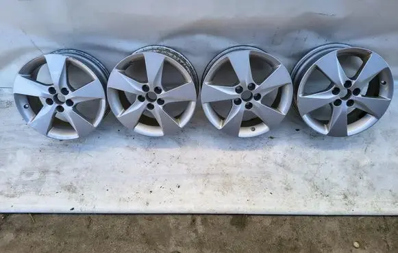 Toyota Prius (XW50) R16 steel rim PW457-47000