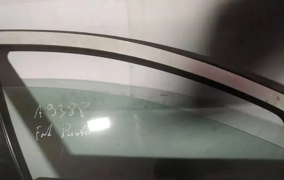 Fiat Punto (199) Front door window glass four-door as2