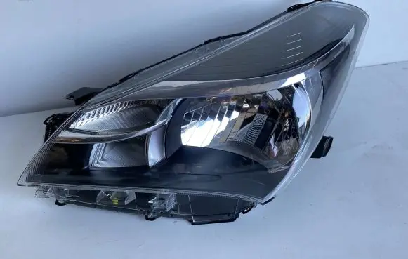Toyota Yaris Headlight/headlamp