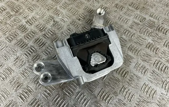 Volkswagen Golf VIII Engine mount bracket 5QS199262B