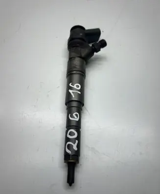 BMW 5 E60 E61 Fuel injector 7793836