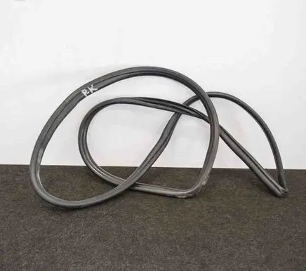 Toyota Auris E180 Rubber seal front coupe door 