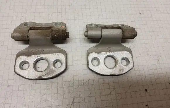 Mercedes-Benz E W210 Front door hinge set 