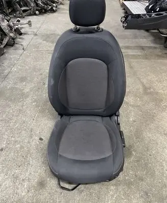 Mini Cooper Countryman F60 Front driver seat 