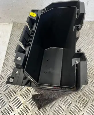 Volvo V50 Glove box 09491937
