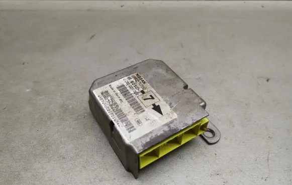 Nissan Primera Airbag control unit/module 988207J700 0285001329