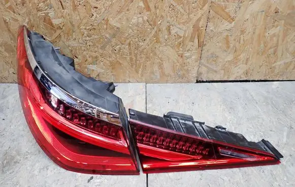 Mercedes-Benz S W116 Rear/tail lights set A2239062300