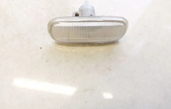 Audi 80 90 S2 B4 Front fender indicator light e26002