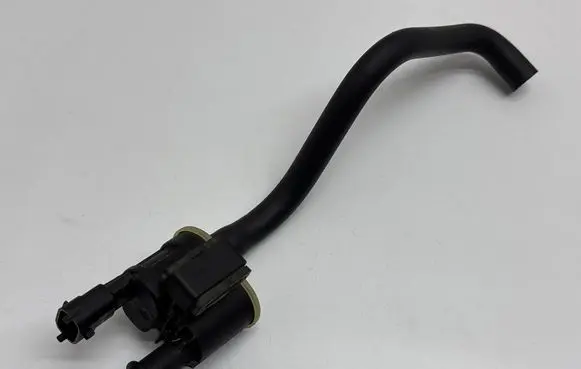 Chrysler Pacifica Breather valve 04627694AB 2808B0846A 62547BBZ133