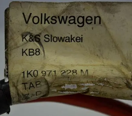 Volkswagen PASSAT B5 Positive cable (battery) 1K0971228M