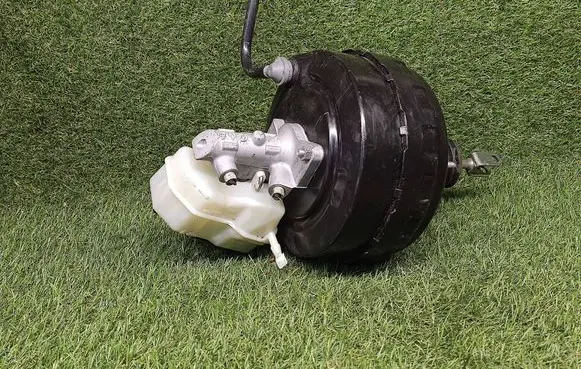 BMW 3 E90 E91 Brake booster 6785648 29678564802 2522061110