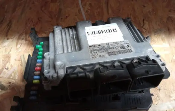 Peugeot 308 Engine control unit/module 9663193780 9664738680 0261201505