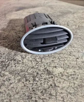 Ford Focus Dash center air vent grill 4M51A014L21AE 4M51A014L21BD