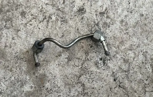 Chrysler Grand Voyager V Fuel injector supply line/pipe 