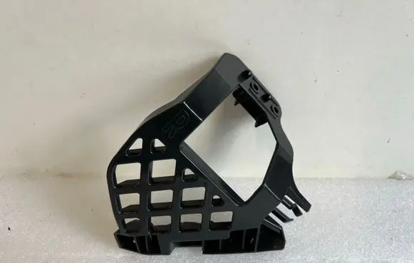 BMW 7 G11 G12 Fender mounting bracket 7475192