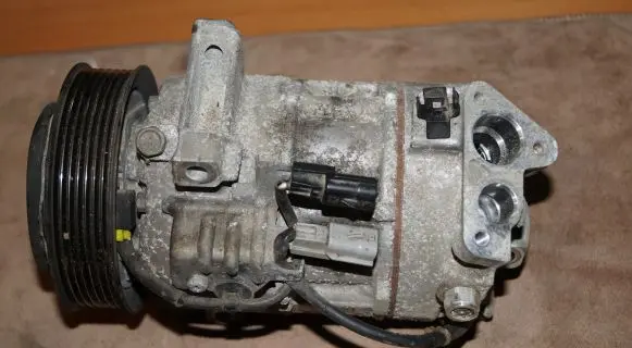 Nissan Qashqai Air conditioning (A/C) compressor (pump) 92600HV80A C377