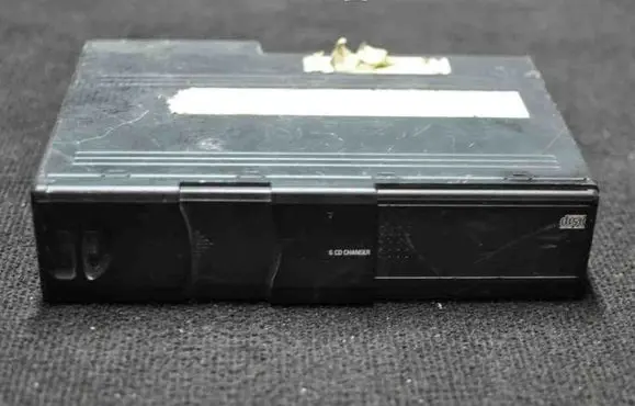 BMW 5 E39 CD/DVD changer 6908948