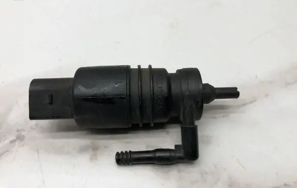 Audi A4 S4 B7 8E 8H Windshield washer spray nozzle