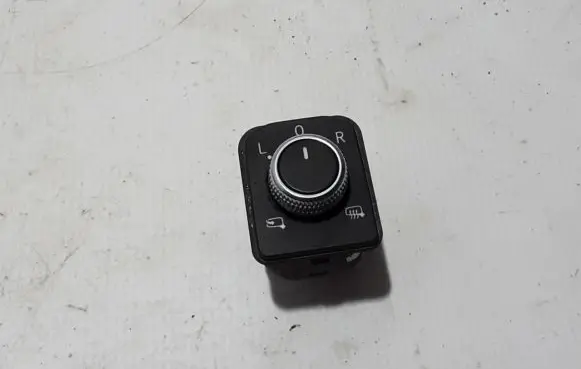 Volkswagen Touareg III Wing mirror switch 760959565
