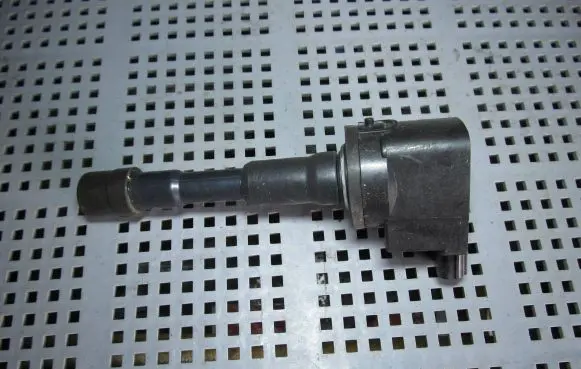 Honda Insight High voltage ignition coil CM11118 14Y06B HITACHI