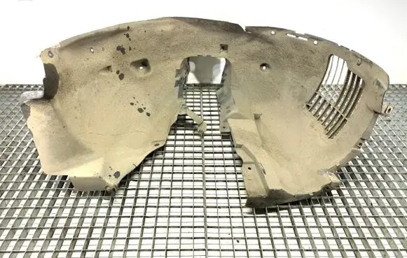 Front wheel arch liner splash guards