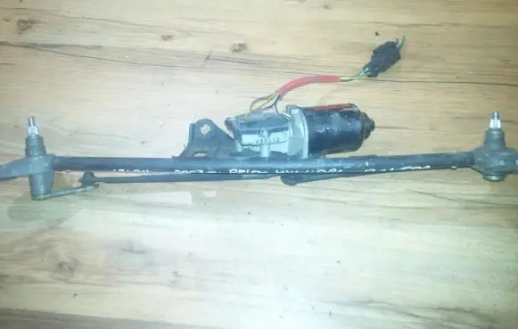 Hyundai Elantra Front wiper linkage and motor