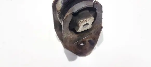 Toyota Avensis T250 Engine mount bracket av84706 av-84706