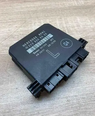 Mercedes-Benz C W203 Door control unit/module 2038206526 351369