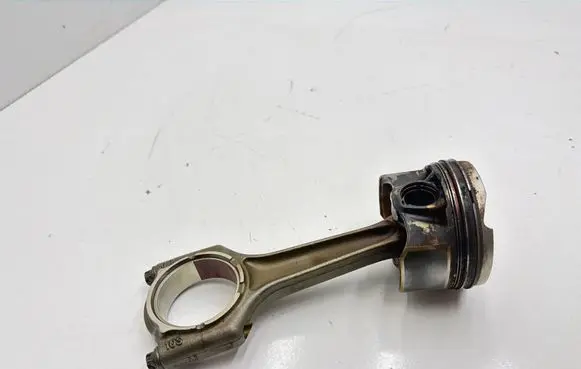 BMW 1 F40 Piston 8696448