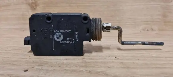 Fuel tank cap lock motor