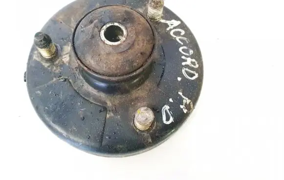 Honda Accord Coil spring mount 