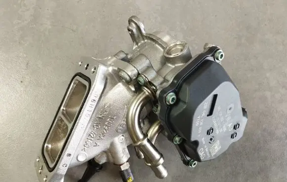 Audi A5 Sportback 8TA Throttle valve 04L128063T