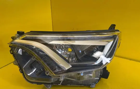 Toyota RAV 4 (XA40) Headlight/headlamp STANLEY42-84
