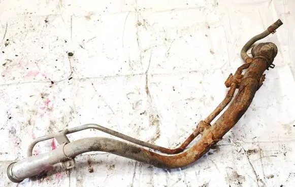 Honda FR-V Fuel tank filler neck pipe 