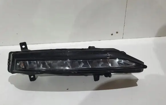 Skoda Superb B8 (3V) Front fog light 3V0941700B