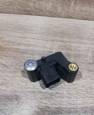 BMW 5 E60 E61 Airbag deployment crash/impact sensor 6977398 65776977398 006333