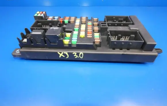 Jaguar XJ X351 Fuse module K0BT510A 3521AT510A