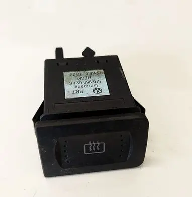 Volkswagen Golf IV Windscreen/window heater switch 1J0959621C