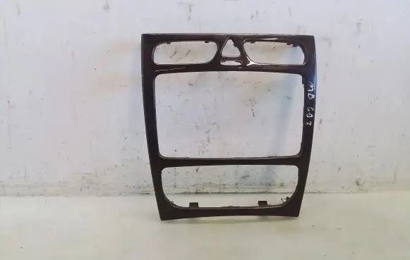 Mercedes-Benz C W203 Radio/GPS head unit trim 