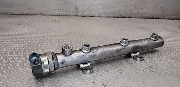Audi Q7 4L Fuel main line pipe 059130090AG 0281002854