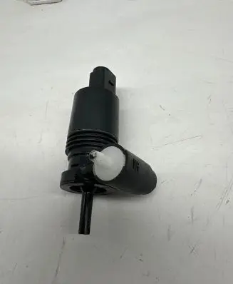 BMW 5 F10 F11 Windscreen/windshield washer pump 05152075AC 1801197
