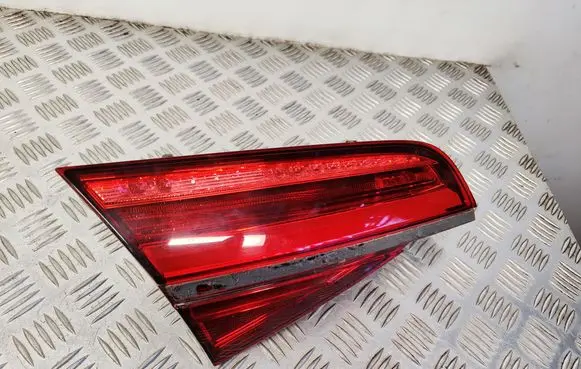 Audi A8 S8 D4 4H Tailgate rear/tail lights 4H0945093K